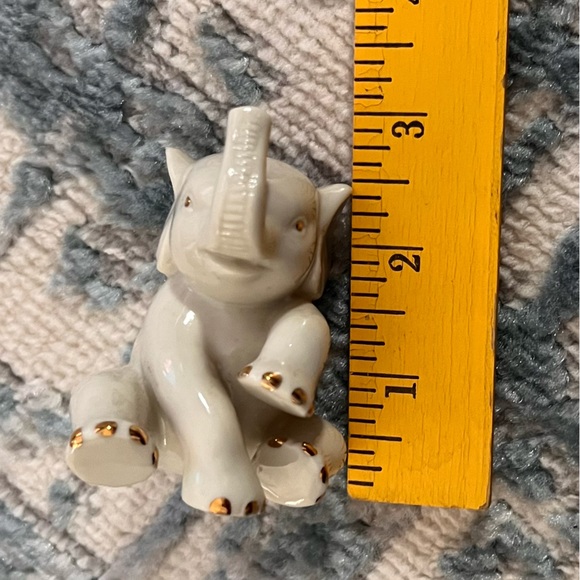 Vintage Lenox -Bone China Baby Miniature Elephant Figurine -Excellent Condition - Picture 14 of 14